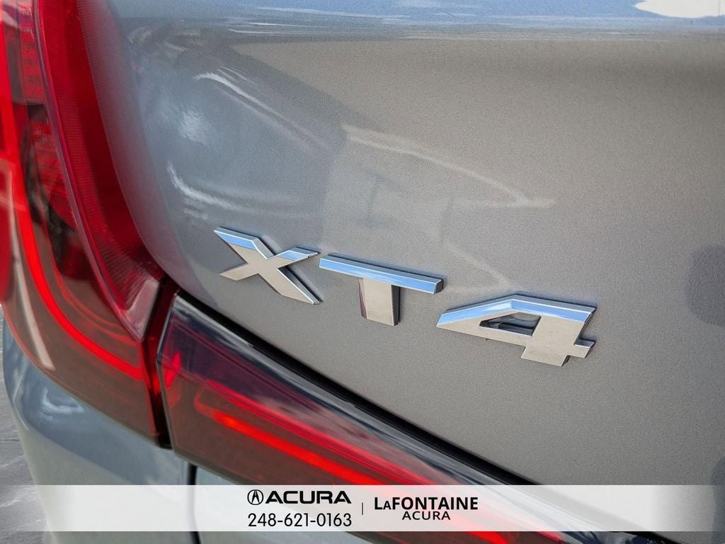 2025 Cadillac XT4 Premium Luxury