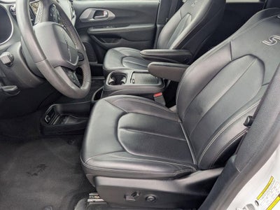 2024 Chrysler Pacifica Hybrid Select S Appearance