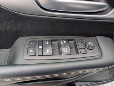 2024 Chrysler Pacifica Hybrid Select S Appearance