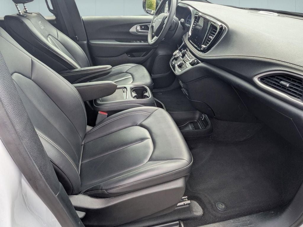 2024 Chrysler Pacifica Hybrid Select S Appearance