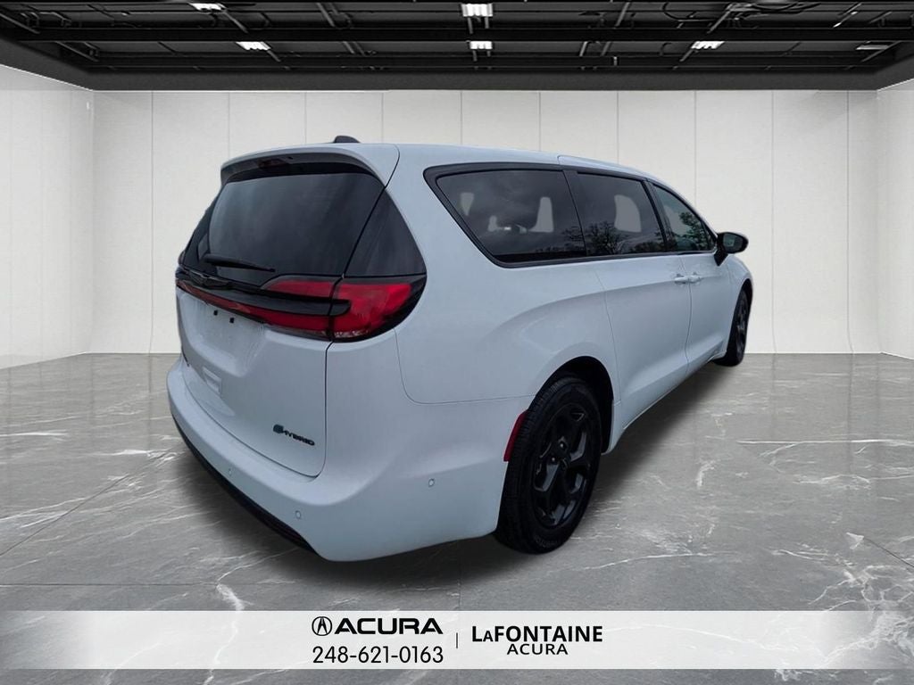 2024 Chrysler Pacifica Hybrid Select S Appearance