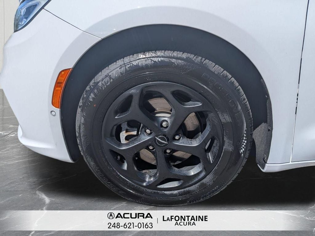 2024 Chrysler Pacifica Hybrid Select S Appearance