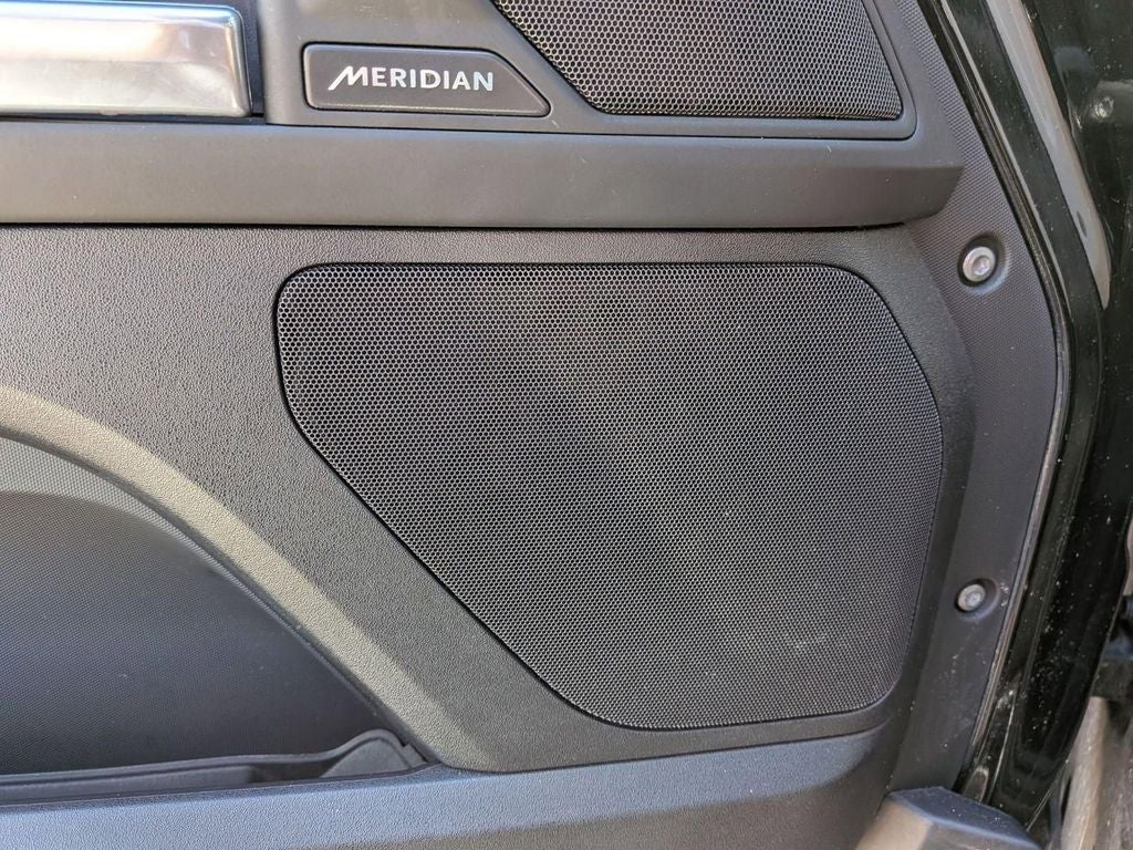 2025 Land Rover Defender 110 S