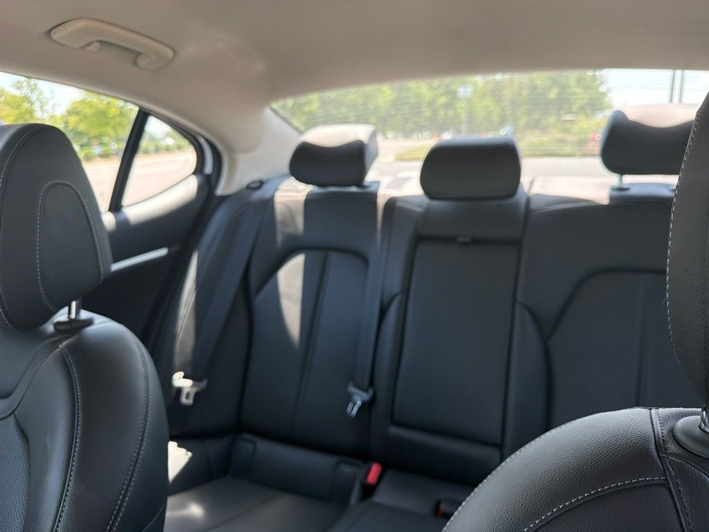 2023 Genesis G70 2.0T