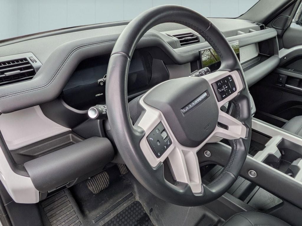2025 Land Rover Defender 110 S