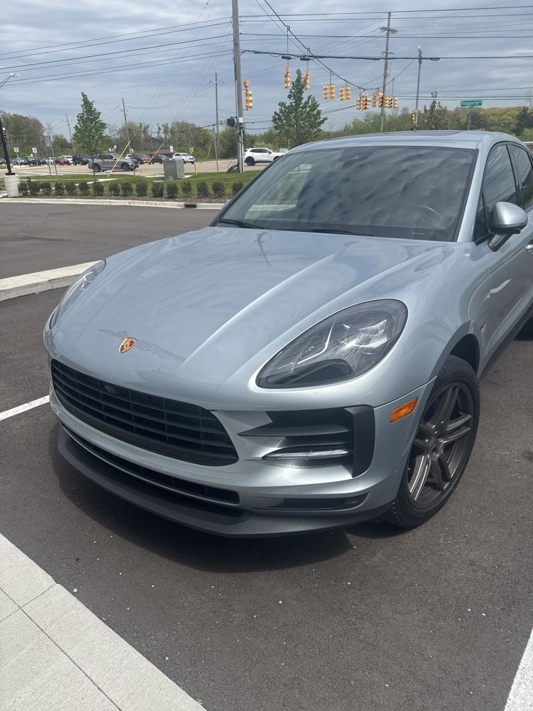 2021 Porsche Macan -'s photo