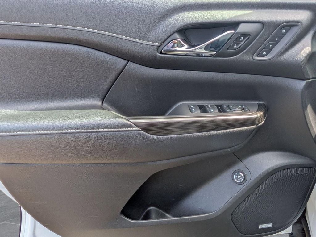 2021 GMC Acadia SLT