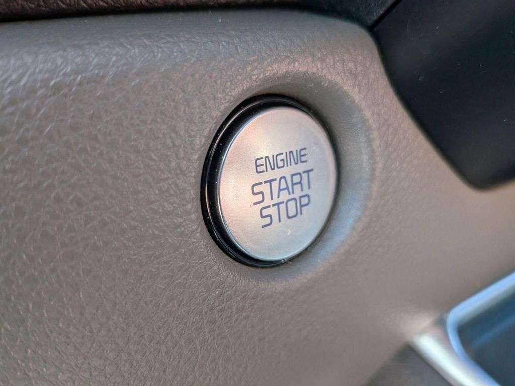 2025 Kia Carnival SX