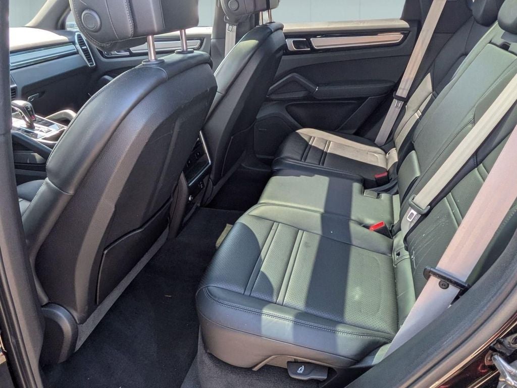 2022 Porsche Cayenne Platinum Edition