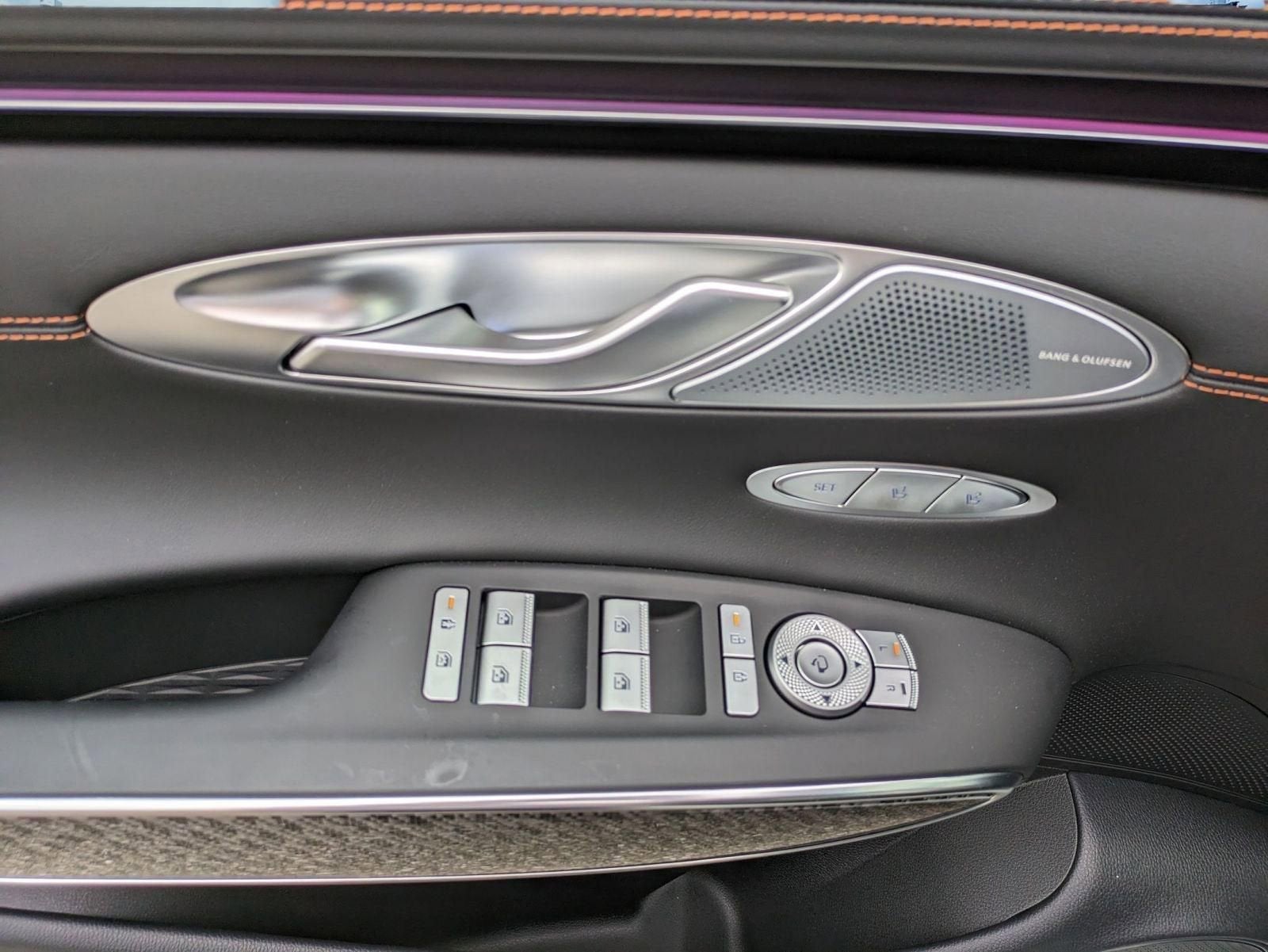2026 GENESIS GV70 Sport Prestige - Photo 15